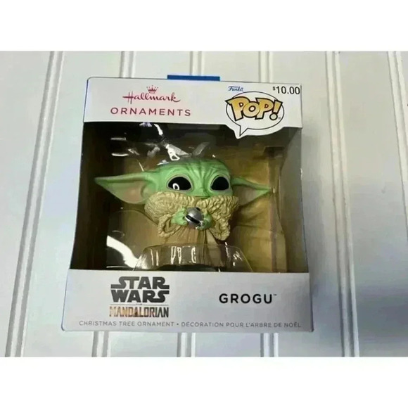 Hallmark Funko Pop! Star Wars The Mandalorian GROGU Christmas Ornament NEW - Picture 1 of 2